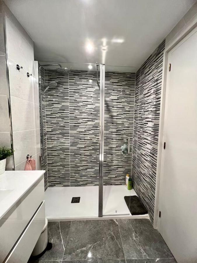 Amplio Apartamento Tranquilo Cerca De La Playa Rosas Exterior foto